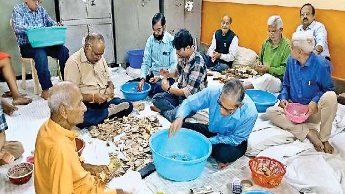 अचलेश्वर के दानपात्र खुले, साढ़े छह लाख रुपये निकले