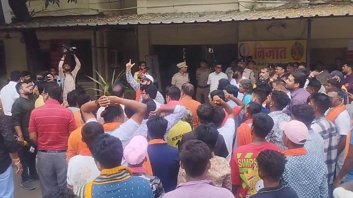 कांग्रेस विधायक कवासी लखमा के खिलाफ FIR कराने थाने पहुंचे विहिप कार्यकर्ता, संत पर की थी टिप्पणी