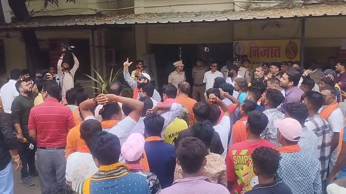 कांग्रेस विधायक कवासी लखमा के खिलाफ FIR कराने थाने पहुंचे विहिप कार्यकर्ता, संत पर की थी टिप्पणी