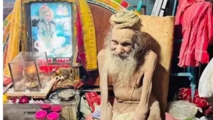Siyaram Baba Passes Away: हनुमान जी के परम भक्त, जीवनभर करते रहे रामायण पाठ... मौसम कैसा भी हो लंगोट के अलावा कुछ नहीं पहना