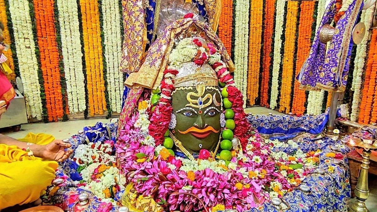 बाबा महाकाल को फूलों की बड़ी व भारी माला पहनाने पर 1 जनवरी से रोक