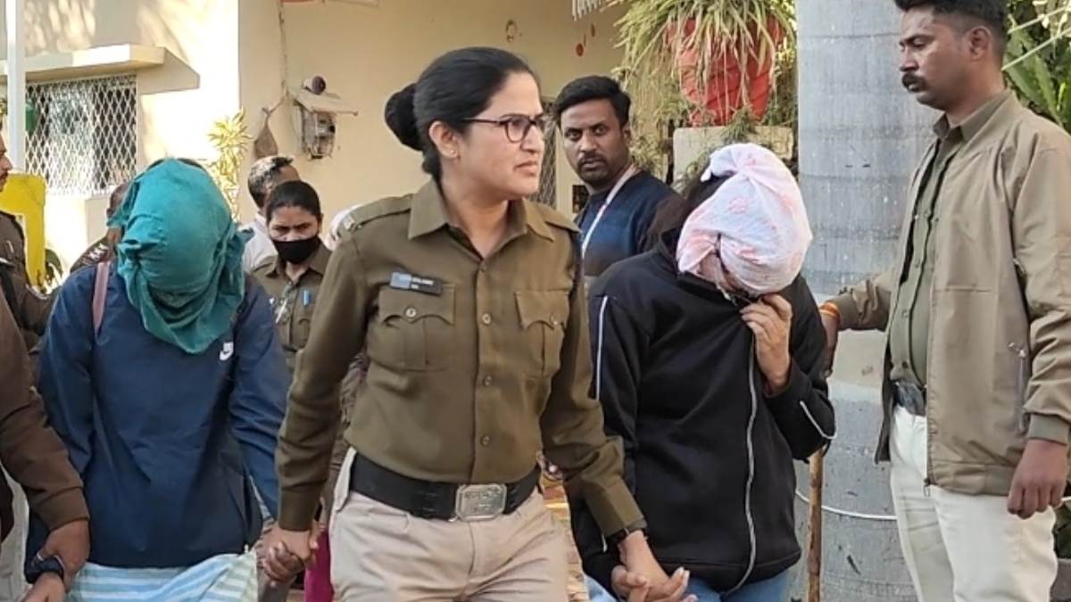 शाजापुर में शेयर मार्केट एडवाइजरी के नाम पर लाखों की धोखाधड़ी, 13 युवतियों समेत 19 लोगों को हिरासत में लिया