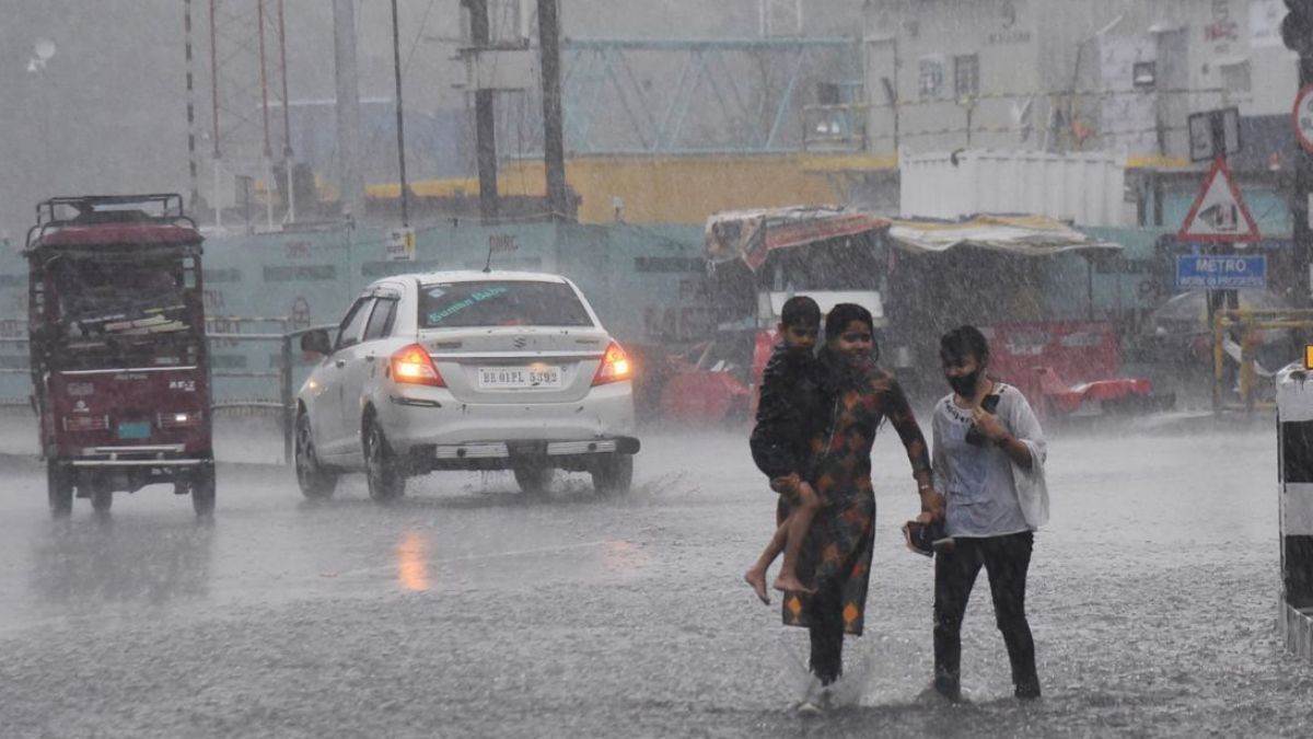 Weather Update: पहाड़ों पर बर्फबारी का अलर्ट, IMD की पांच राज्यों में 13 से 19 फरवरी तक आंधी-बारिश की चेतावनी