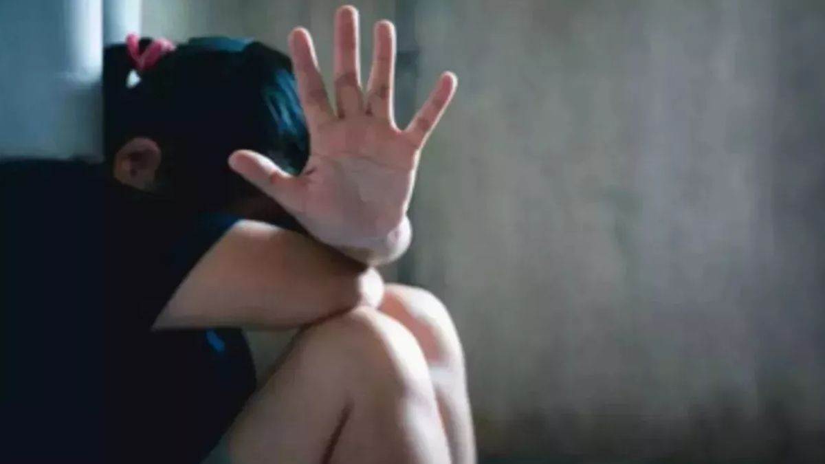धमकी देकर नाबालिग को मिलने बुलाया, फिर दुष्कर्म कर खून से लथपथ हालत में छोड़ा; शादीशुदा है आरोपी