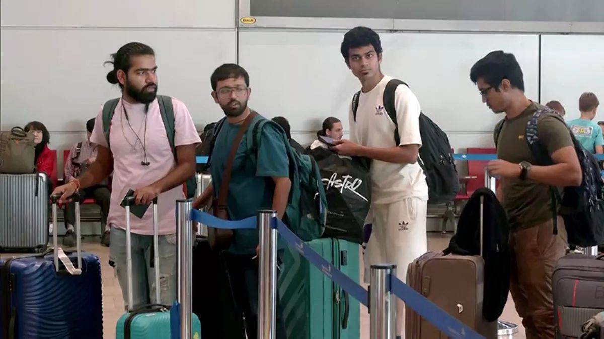 भारत ने जारी की ट्रैवल एडवाइजरी, नागरिकों से कहा- इजरायल और ईरान की न करें यात्रा