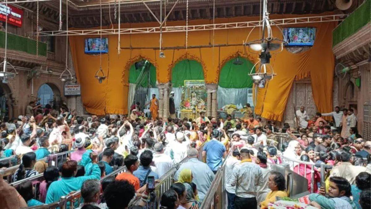 बांकेबिहारी मंदिर में लगातार नौवें दिन  फूल बंगला नहीं सजाया गया, विवाद अब और गहराया