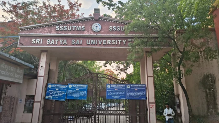 नीट पेपर लीक का सीहोर कनेक्शन... गिरफ्तार आरोपी शुभम निकला सत्यसाई यूनिवर्सिटी का छात्र