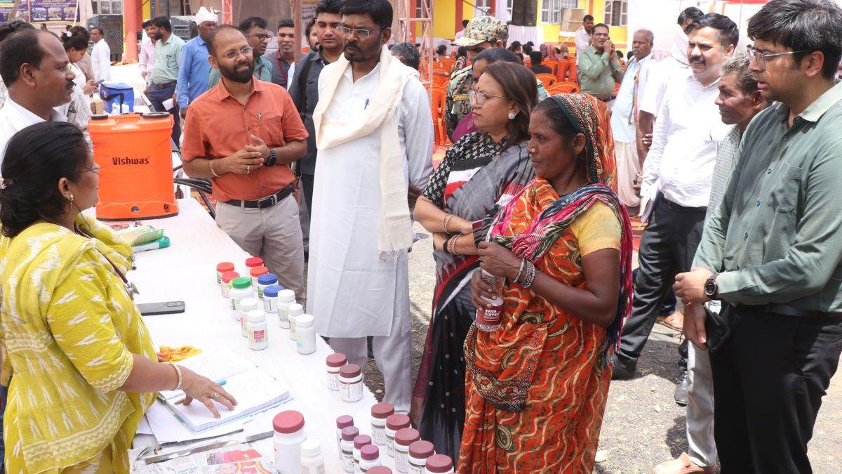 'कर्मचारियों को डॉक्टर बना दूंगा', डिंडौरी में अफसरों के गायब होने पर भड़के भाजपा विधायक