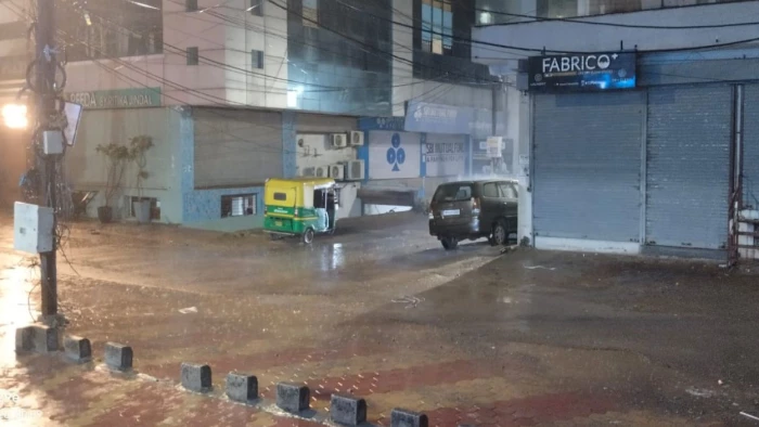 ग्वालियर में आंधी-बारिश से 12°C गिरा पारा; आज सुबह भी झमाझम, अगले 48 घंटे ओलावृष्टि का अलर्ट!