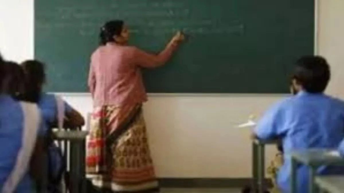 Indian Education System: बदहाल शिक्षा व्यवस्था, लिखा हुआ पढ़-समझ भी नहीं सकते नौवीं कक्षा के आधे विद्यार्थी, पढ़ें चौंका देने वाली रिपोर्ट