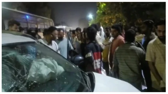 तेज रफ्तार का कहर: कोरबा में आमने-सामने टकराईं दो कारें, घायल पति-पत्नी अस्पताल में भर्ती