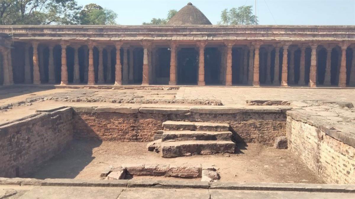 धार भोजशाला केस: सुप्रीम कोर्ट में 14 जुलाई की संभावित सुनवाई से पहले मुस्लिम पक्ष की तैयारियां तेज, सभी याचिकाएं एक साथ जोड़ने की मांग