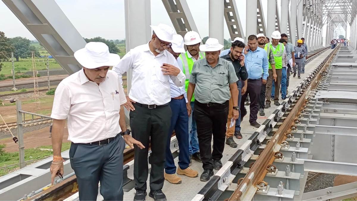 MP में यहां 120 किमी की रफ्तार से दौड़ी सीआरएस स्पेशल, अब दूसरी ट्रेनें भी दौड़ेंगी
