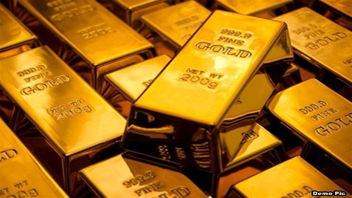 इंदौर सराफा बाजार: सोने पर टैरिफ नहीं, चांदी 400 रुपये और टूटी