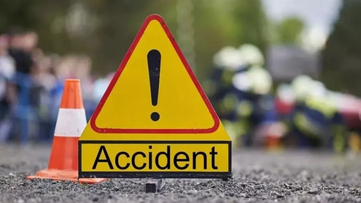 UP Road Accident: बर्थडे पार्टी मनाकर लौटते समय खंभे से टकराई कार, दर्दनाक हादसे में तीन दोस्तों की मौत