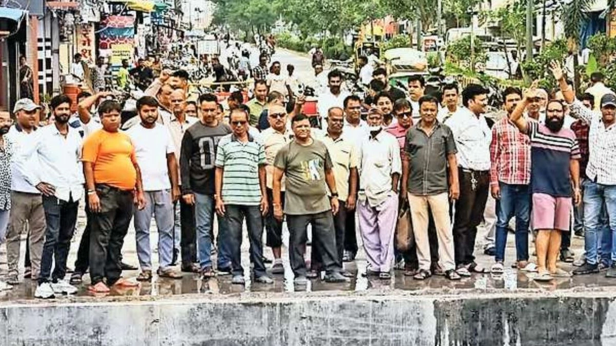 मालवा मिल-पाटनीपुरा पुल निर्माण में लापरवाही ने ली युवक की जान, व्यापारियों ने ठेकेदार व नगर निगम पर लगाए आरोप