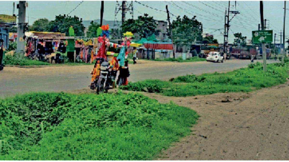 इंदौर-देवास बायपास की बदहाली : याचिकाकर्ता ने पेश किए फोटोग्राफ, कहा- कई-कई फीट चौड़े गड्ढे हैं, कोर्ट ने कहा- ये जानलेवा हैं