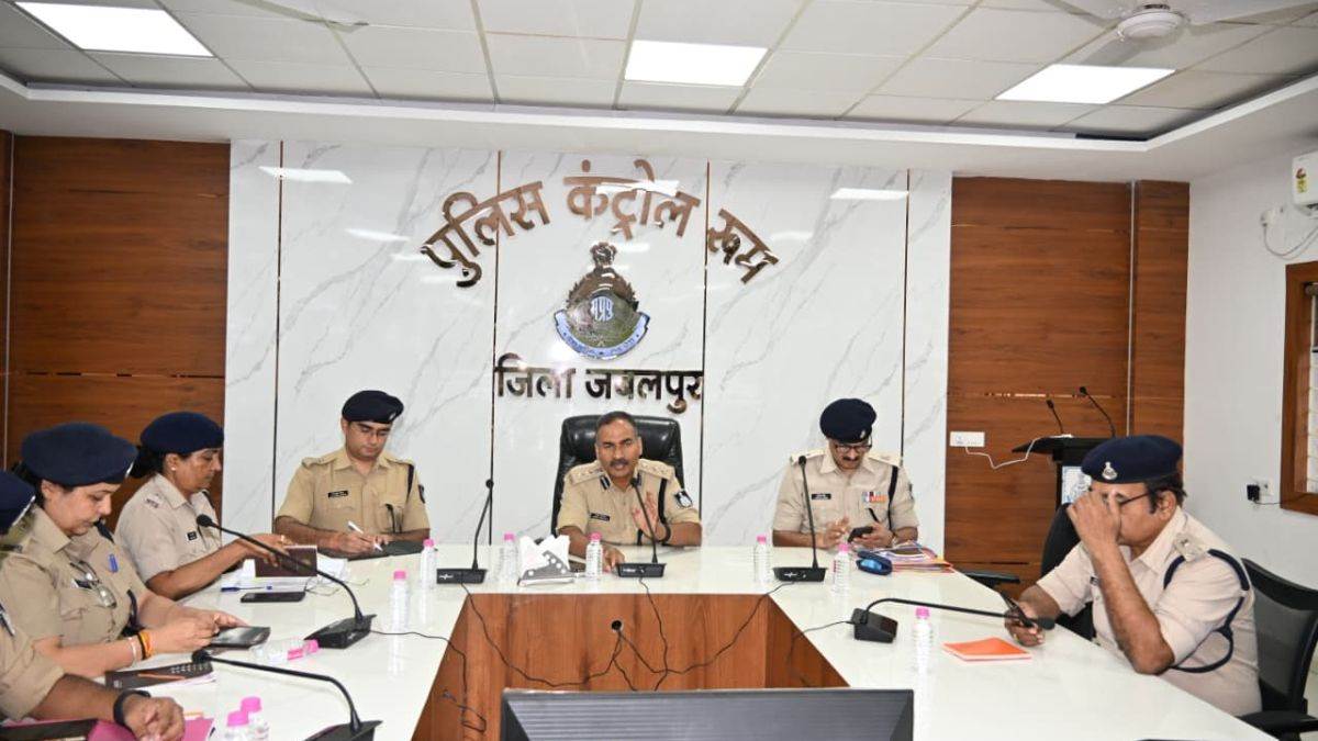 जबलपुर एसपी बोले- साइबर फ्राॅड की शिकायत पर तुरंत कार्रवाई करें, ई-जीरो FIR का भी जल्द करें निराकरण