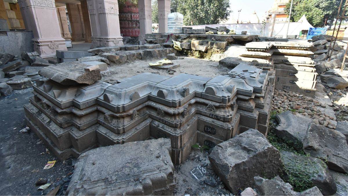 भगवान महाकाल के आंगन में फिर आकार ले रहा है एक हजार वर्ष पुराना शिव मंदिर, खोदाई के दौरान मिला था