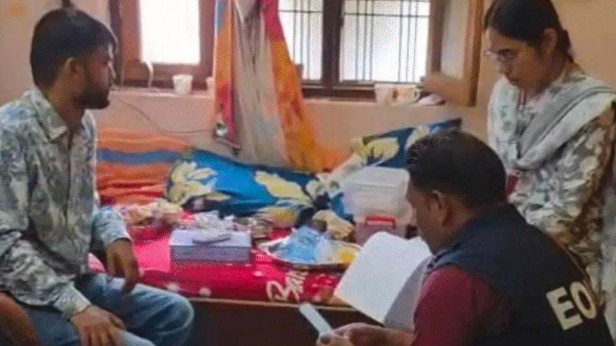 मंडला में वन विभाग के बाबू पर EOW का शिकंजा, 50 लाख की दुकान समेत सोना-चांदी, नकदी मिलने से हड़कंप