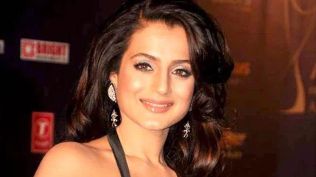 अमीषा पटेल की मां की 5 लाख रुपये की हीरे की चूड़ियां चोरी, घटना के 9 महीने बाद आरोपी घरेलू नौकरानी गिरफ्तार