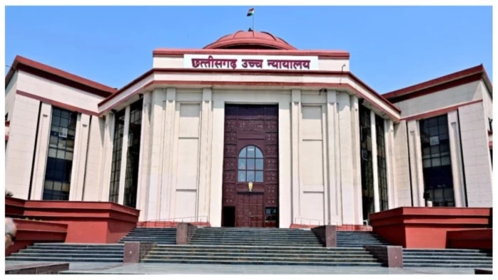 रिटायरमेंट डेट पर हाई कोर्ट का फैसला लंबित, शिक्षिका की जन्मतिथि विवाद पर शिक्षा विभाग के निष्कर्ष पर उठाए सवाल