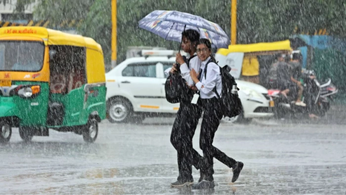 इंदौर पर मेघ हुए मेहरबान : एयरपोर्ट के मुकाबले रीगल क्षेत्र में हुई अधिक गिरा पानी, रविवार को हल्की बारिश की संभावना