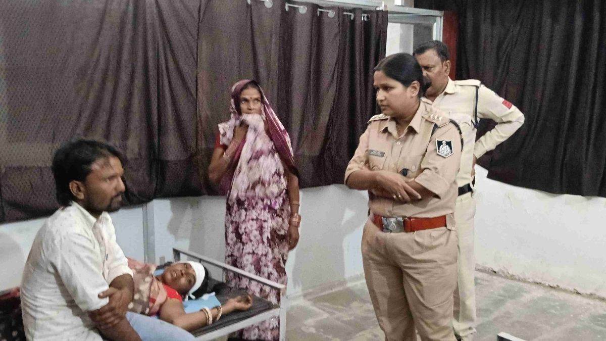 दमोह में जबेरा के पास तेरहवीं में जा रहे थे, वाहन ने बाइक को टक्कर मारी; मां-बेटे की मौत