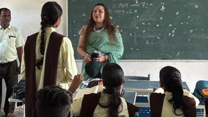 मैहर कलेक्टर की कक्षा में विद्यार्थी फेल, बोलीं पांच माह का समय है; प्राचार्य और शिक्षक को नोटिस