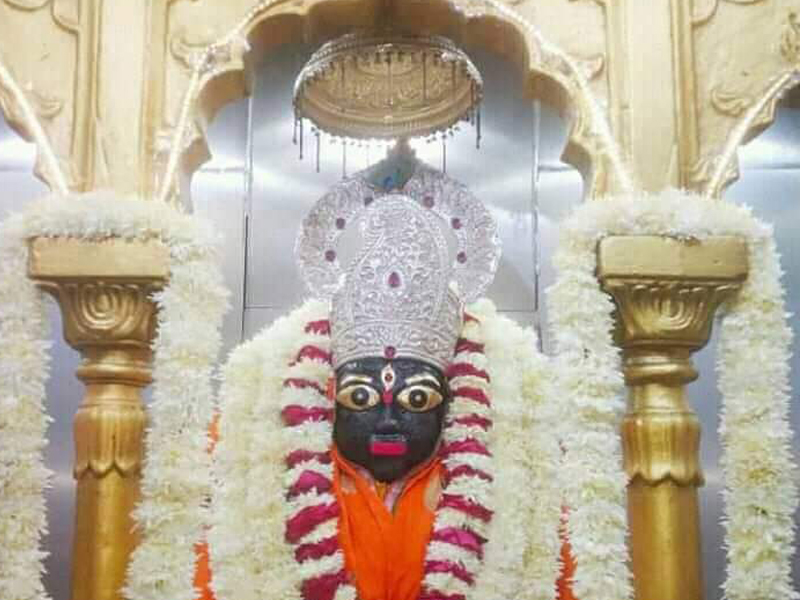 Navratri 2021 : जबलपुर के सदर में दिखता है मां काली का सौम्य रूप - Navratri 2021 The gentle form of Maa Kali is seen in the Sadar of Jabalpur