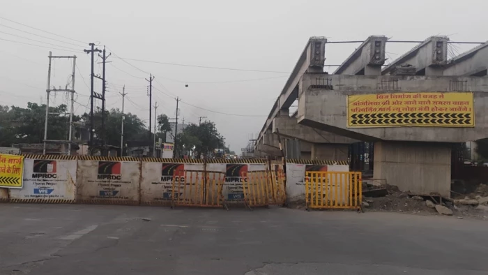 इंदौर में देवासनाका से मांगलिया का रास्ता बंद, न्यू लोहा मंडी से गुजरेंगी गाड़ियां