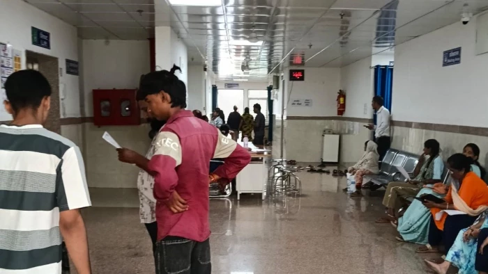 इंदौर के साढ़े आठ करोड़ का अस्पताल तैयार, मरीजों के लिए रैंप बनाना भूल गया विभाग, आपात स्थिति में जोखिम में मरीजों की जान
