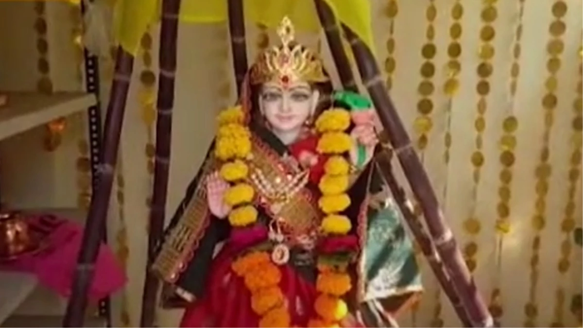 Devuthani Ekadashi 2024 : जबलपुर के गौरीघाट में देश के एकमात्र तुलसी मंदिर में विवाह के लिए लगाते हैं अर्जी