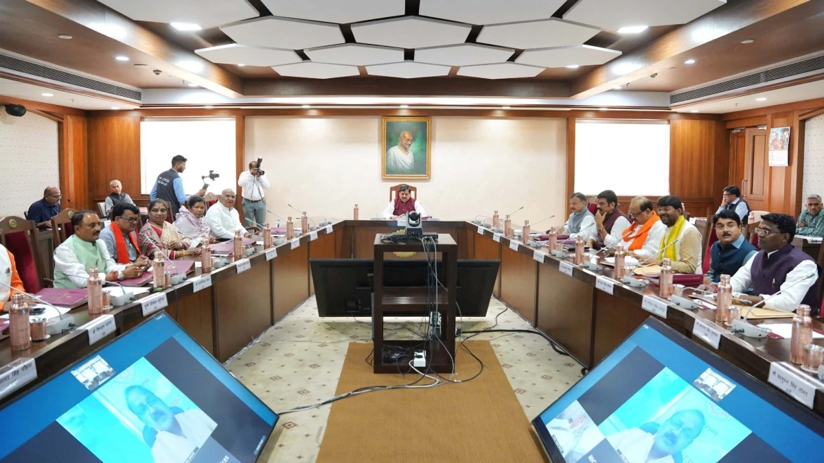 MP Cabinet Decision: 30 जून व 31 दिसंबर को सेवानिवृत्त होने वाले कर्मियों को मिलेगा एक वेतनवृद्धि का लाभ, मोहन कैबिनेट ने दी मंजूरी
