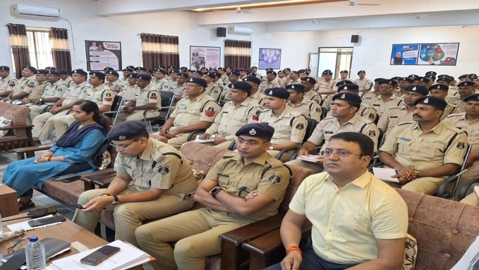 साइबर अपराधी को सजा दिलाने साक्ष्य संकलन महत्वपूर्ण: आइजी बिलासपुर