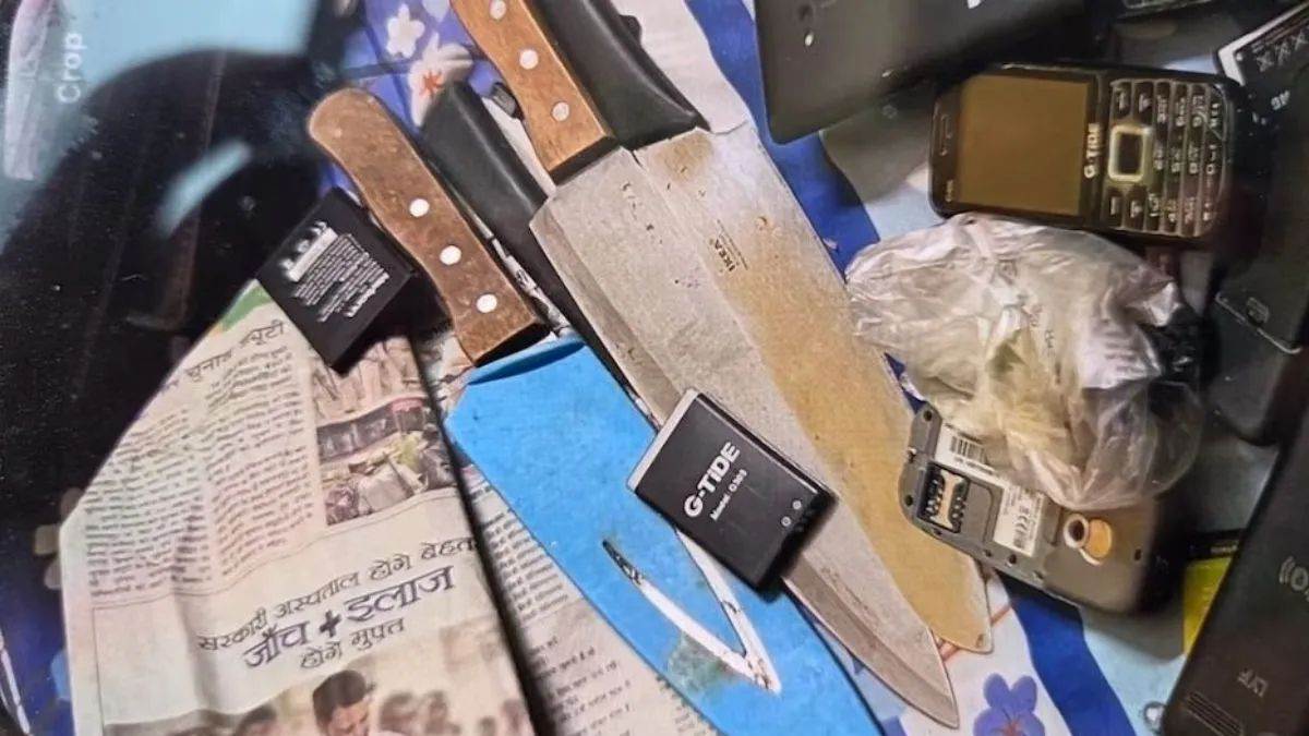 Delhi Blast: डॉ. परवेज पर बड़ा खुलासा, कीपैड फोन और इलेक्ट्रॉनिक गैजेट्स बरामद, बड़े भाई शोएब ने किए कई दावे