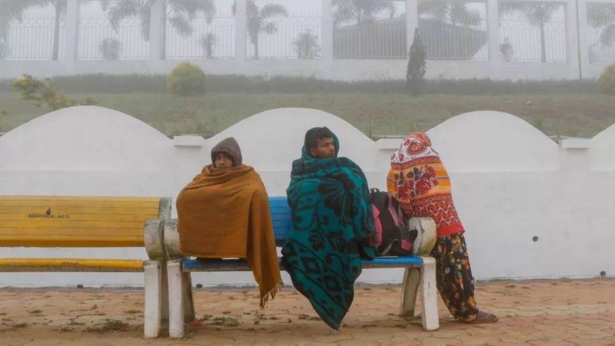 Weather Of CG: छत्तीसगढ़ में ठिठुरन बढ़ी.. रायपुर, बालोद और कोरबा समेत 17 जिलों में शीत लहर का अलर्ट जारी