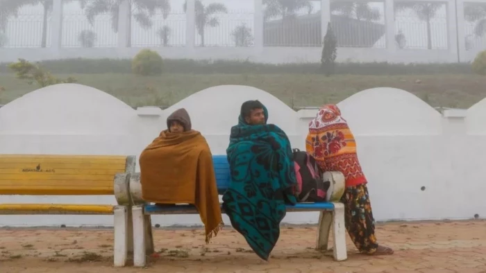 Weather Of CG: छत्तीसगढ़ में ठिठुरन बढ़ी.. रायपुर, बालोद और कोरबा समेत 17 जिलों में शीत लहर का अलर्ट जारी