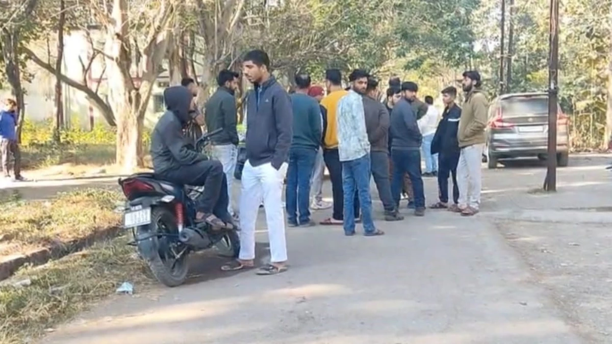 गले में रस्सी कसने से होगी 'धन वर्षा'! कोरबा में अंधविश्वास ने ली तीन जानें, पुलिस के बयान पर सवाल