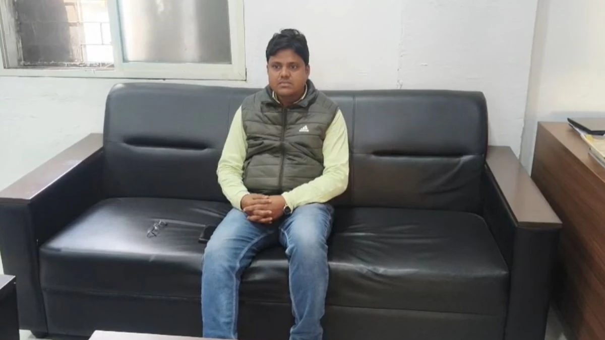 'जो कहूंगा करना पड़ेगा...', सिंगरौली में टीचर ने छात्रा से की डिमांड! ऑडियो-चैट के दावों से मचा बवाल