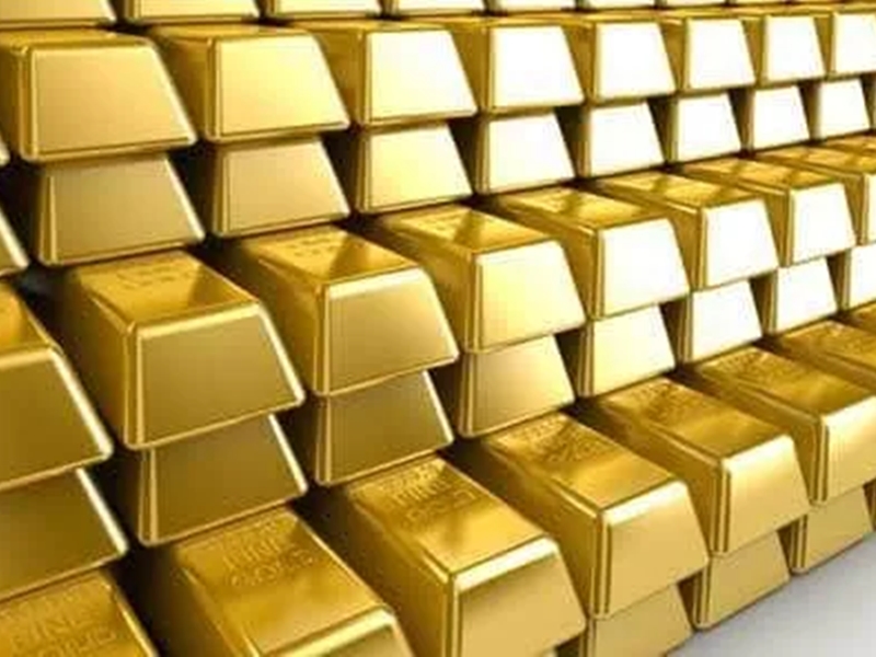 सोना ही खरा है, 1 माह में Gold ने दिया 10 फीसद रिटर्न, तो शेयर बाजार ने 10 फीसद घाटा