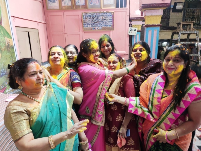 Bhopal news: श्रीजी मंदिर प्रभु श्रीनाथ पर बरस रहे फूल, मनाया जा रहा होली उत्सव