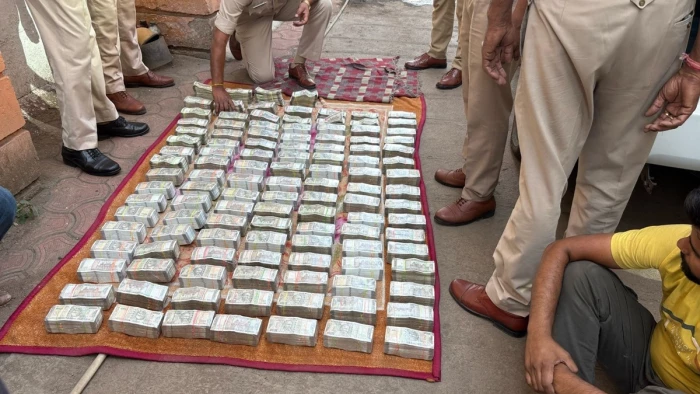 CG News: इनोवा बरामदगी के दो दिन बाद 4.52 करोड़ की बात निकली सच,चेंबर से 2.85 करोड़ बरामद