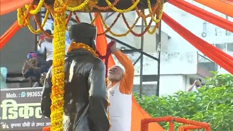 PM Modi Varanasi Visit Live: PM मोदी लंका चौक से रोड शो शुरू, रथ पर CM योगी  भी मौजूद - PM narendra modi live varanasi visit pm modi road show in uttar