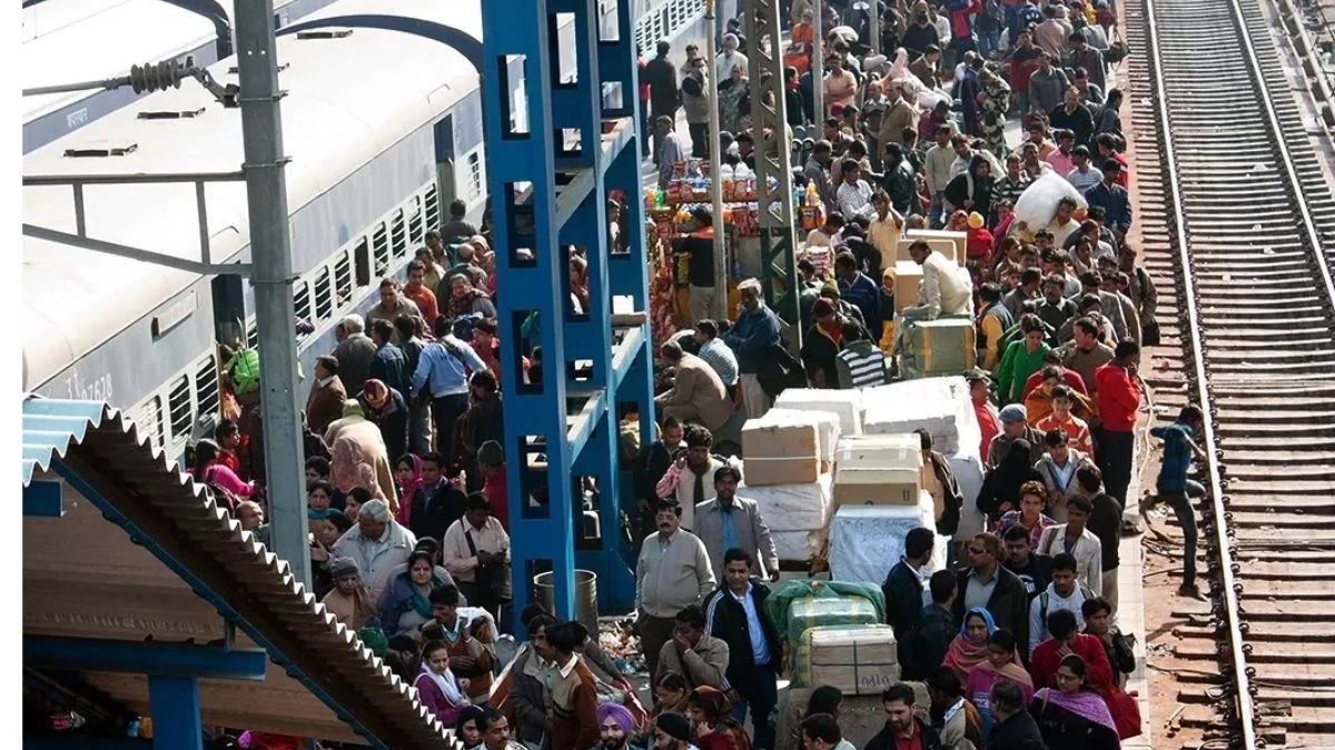 Indian Railways Summer Rush: Confirmed berth is not available even in special trains, waiting for poor chariot crosses 100