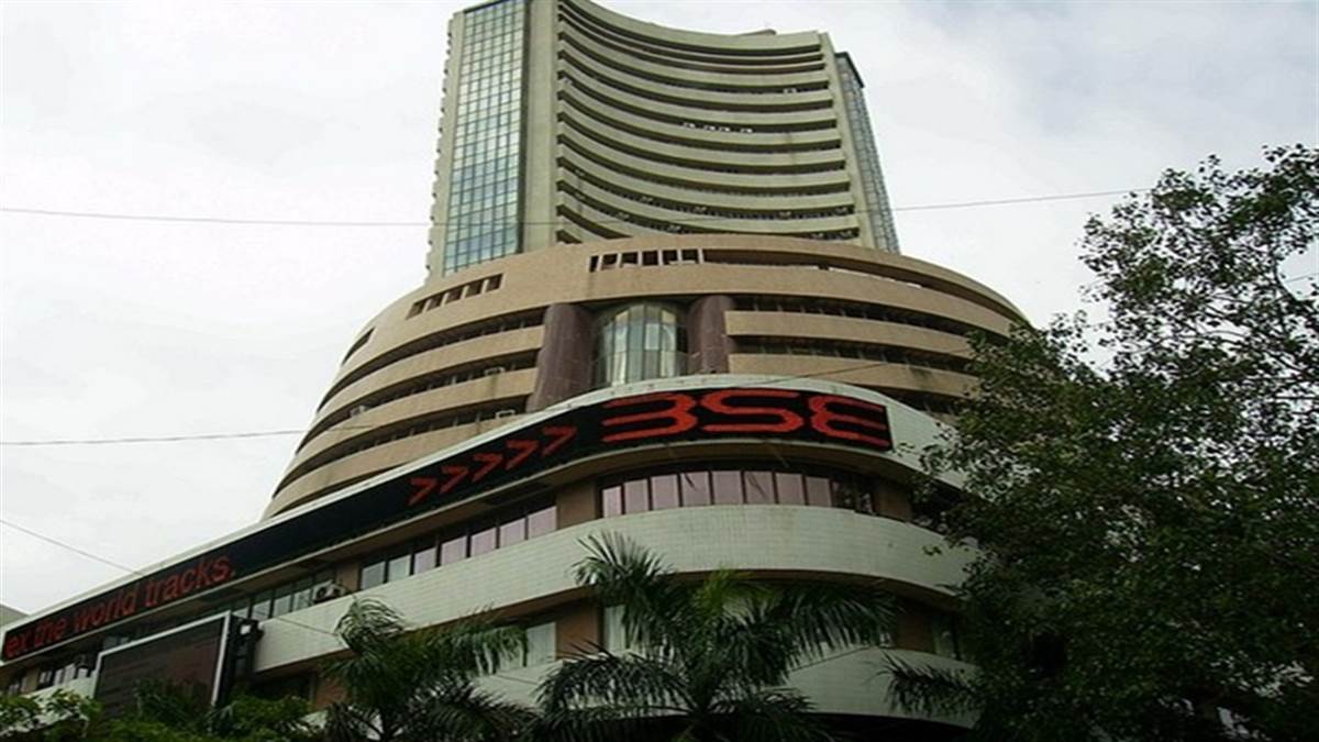 Stock Market: सोमवार को सेंसेक्स ने लगाया 1456 अंकों का गोता, निवेशकों के डूबे 6 लाख करोड़ रुपये