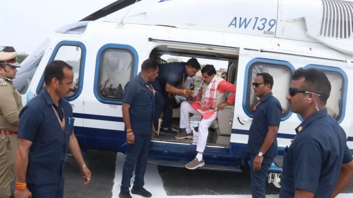 सीएम मोहन यादव की सुरक्षा में बड़ी चूक: हेलीकॉप्टर के ऊपर मंडराता दिखा ड्रोन,...
