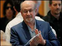 Salman Rushdie Attacked: सलमान रश्दी की घंटों चली सर्जरी, खो सकते हैं एक आंख, आरोपी गिरफ्तार