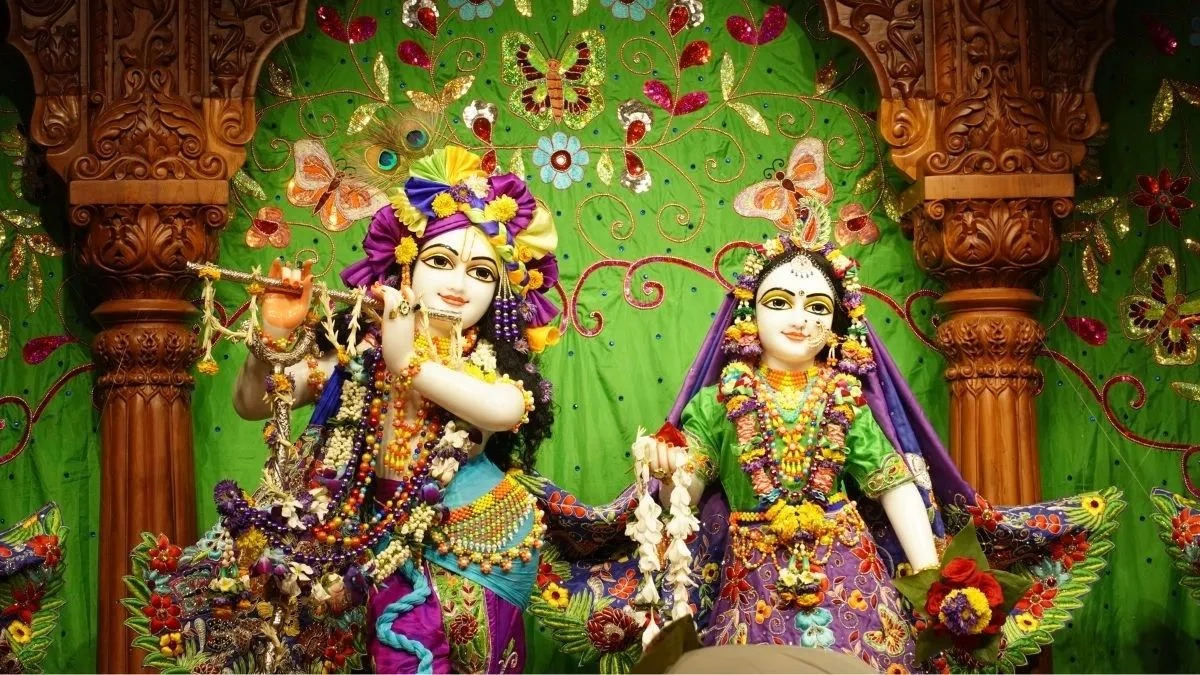 कृष्ण जन्माष्टमी पर भारत के इन 6 आध्यात्मिक स्थलों का करें दर्शन, भक्तों को मिलेगा कभी न भूलने वाला अनुभव