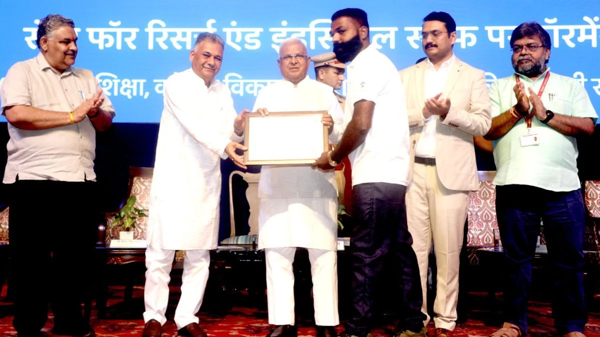 राज्यपाल मंगुभाई पटेल ने दिया 'फोरलेन मॉडल' का सुझाव, कहा- स्थानीय मांग के अनुसार युवाओं को कुशल बनाएं